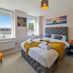 Apartment The Post House By Fortuna, Gloucester