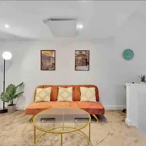 Apartment 2 Bedroom Centre With Free Parking, Gloucester